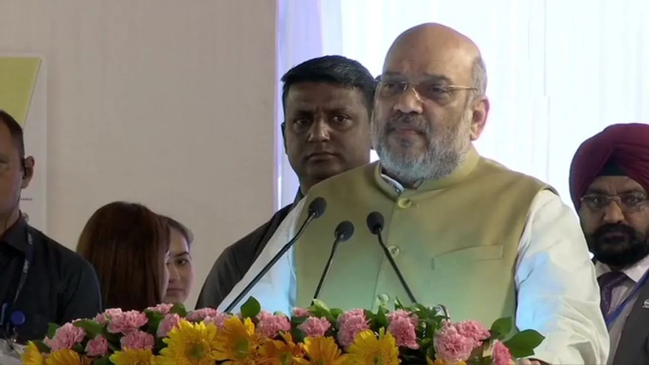 नासिक में अमित शाह (Amit Shah) के हेलिकॉप्टर की कराई गई इमरजेंसी लैंडिंग, जानें क्यों