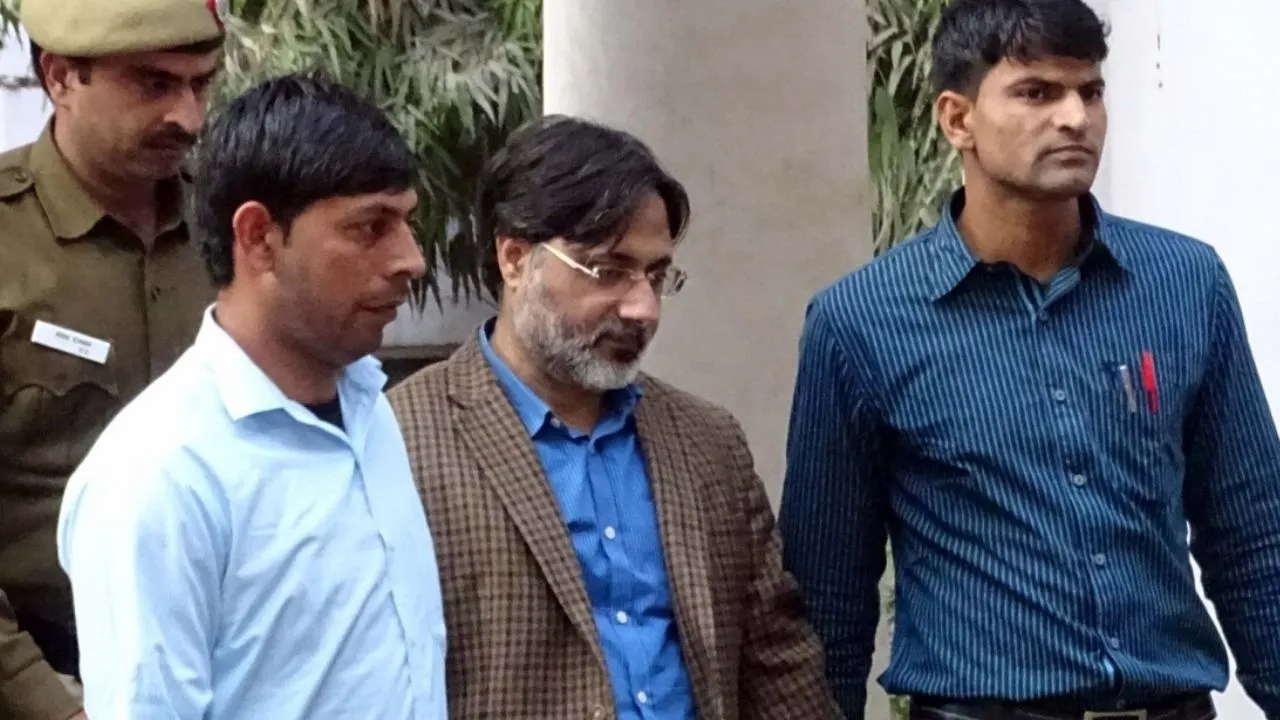संसद पर हमले के आरोप से बरी प्रोफेसर गिलानी का दिल्ली में निधन