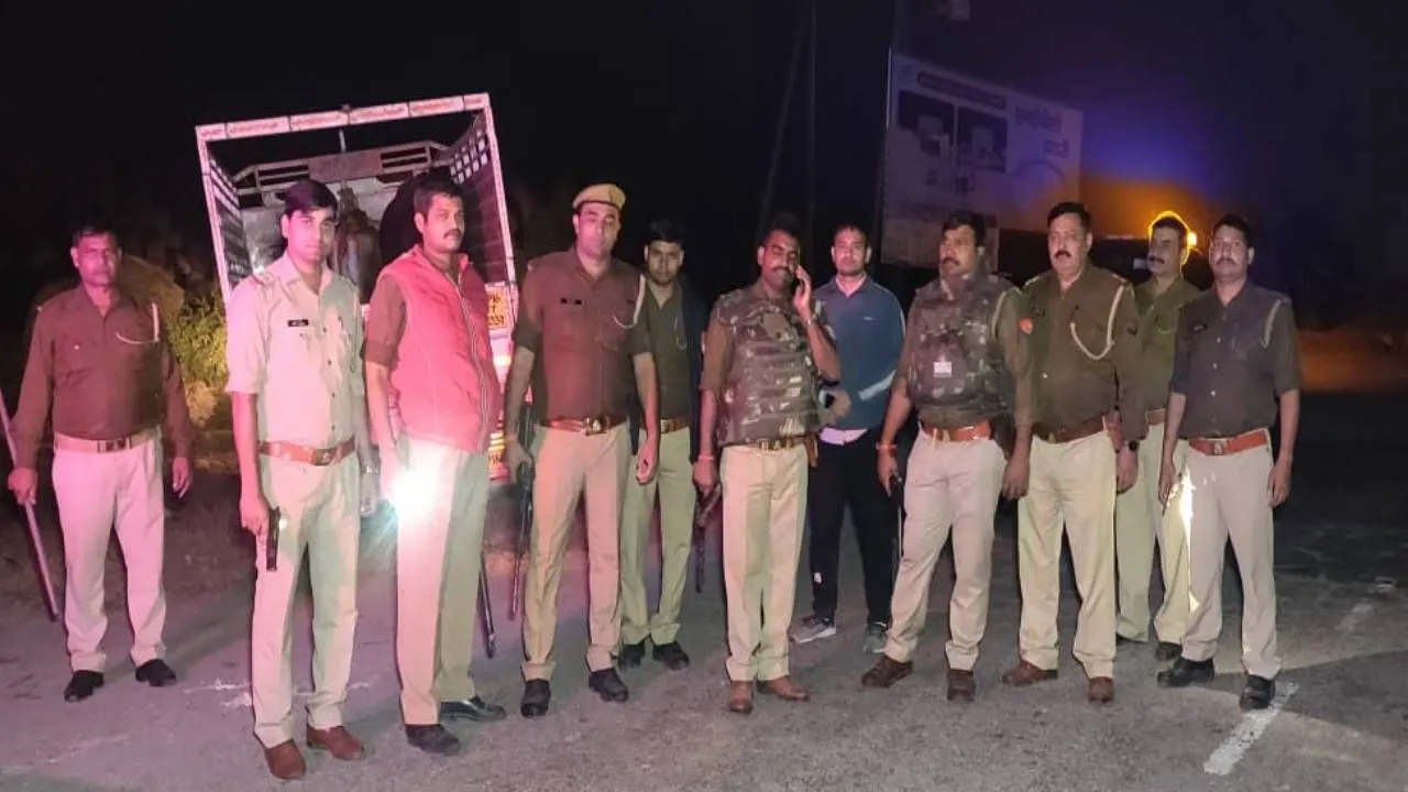 यूपीः पशु चोरी करके भाग रहे बदमाशों की पुलिस से मुठभेड़, गोली लगने से 3 घायल