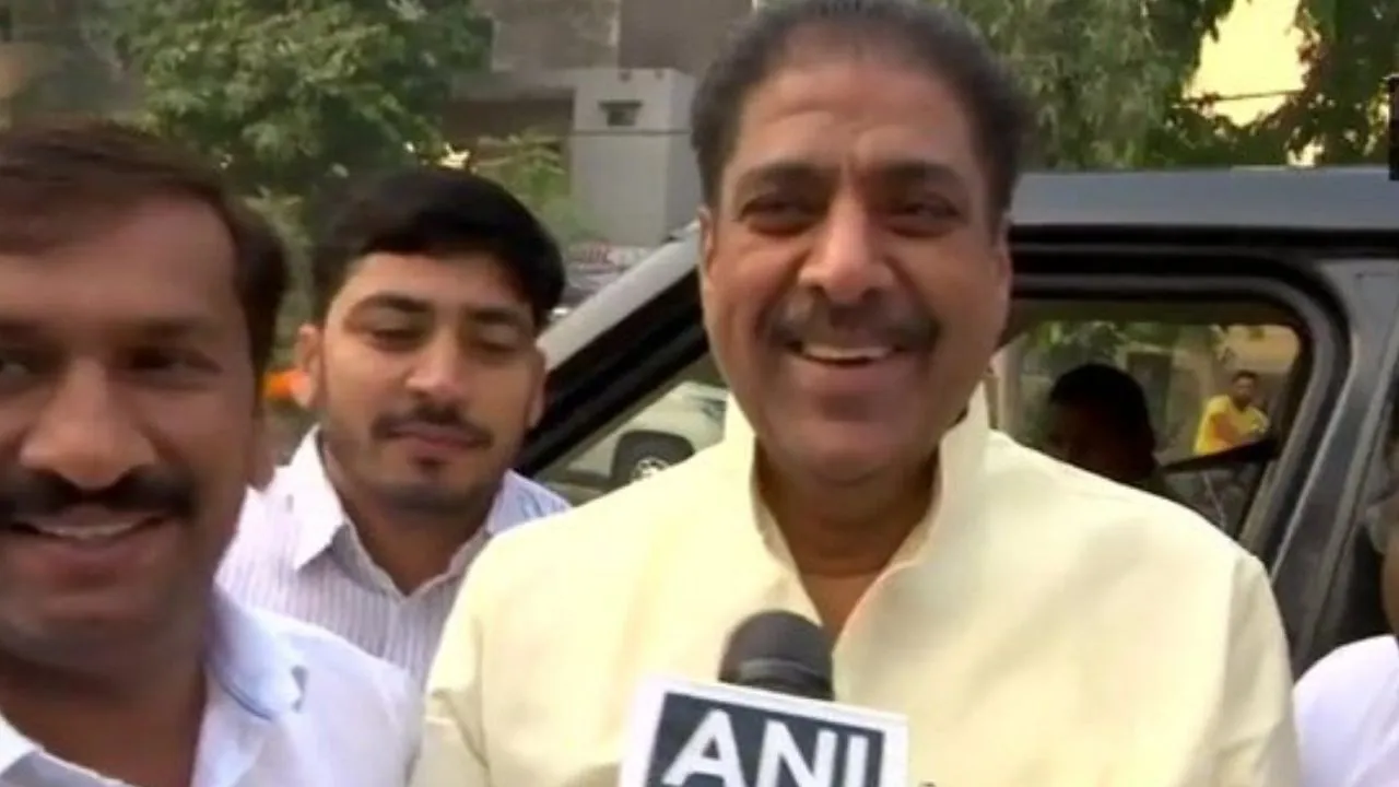 तिहाड़ जेल से बाहर आए अजय चौटाला, बेटे दुष्यंत चौटाला के शपथ ग्रहण समारोह में लेंगे हिस्सा