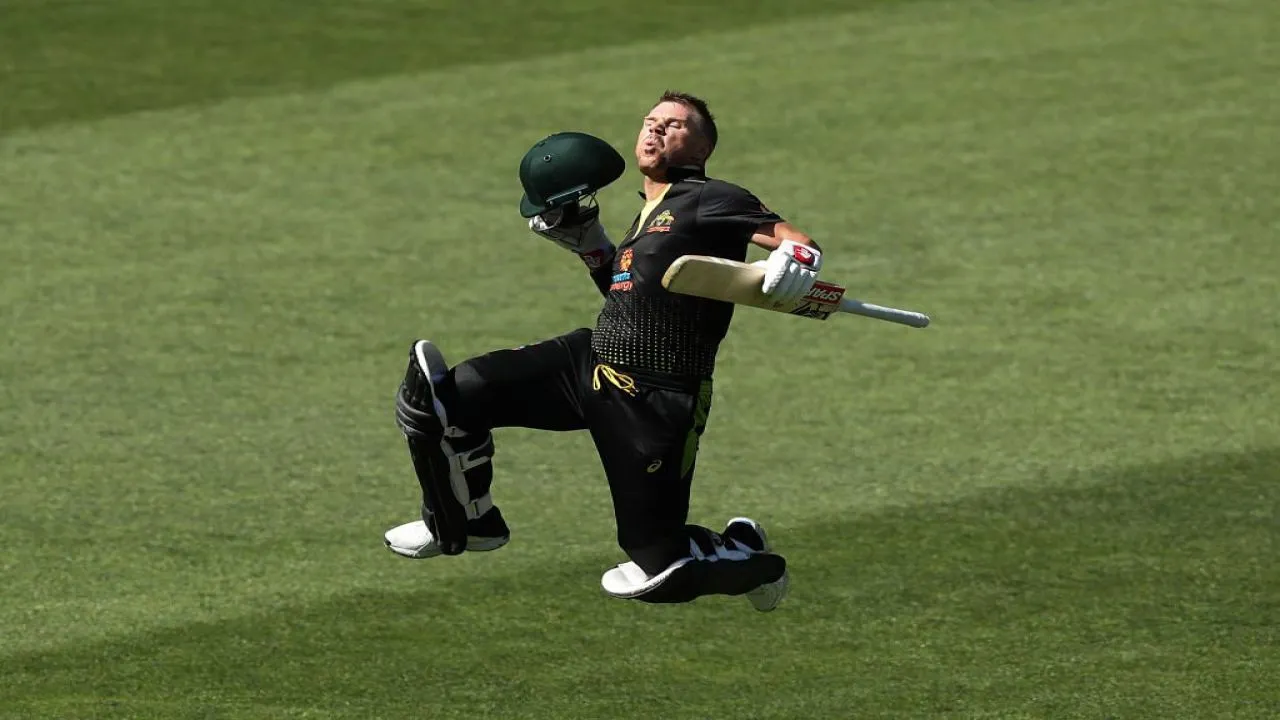 AUS vs SL: डेविड वॉर्नर ने अंतरराष्ट्रीय टी20 में जड़ा पहला शतक, 134 रनों से हारा श्रीलंका