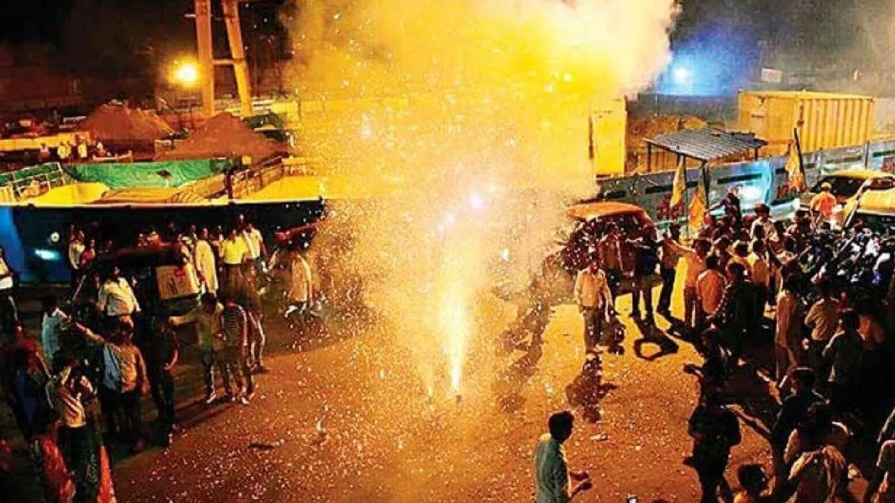 मध्य प्रेदश के इंदौर के गौतमपुरा में बरसेंगे आग के गोले