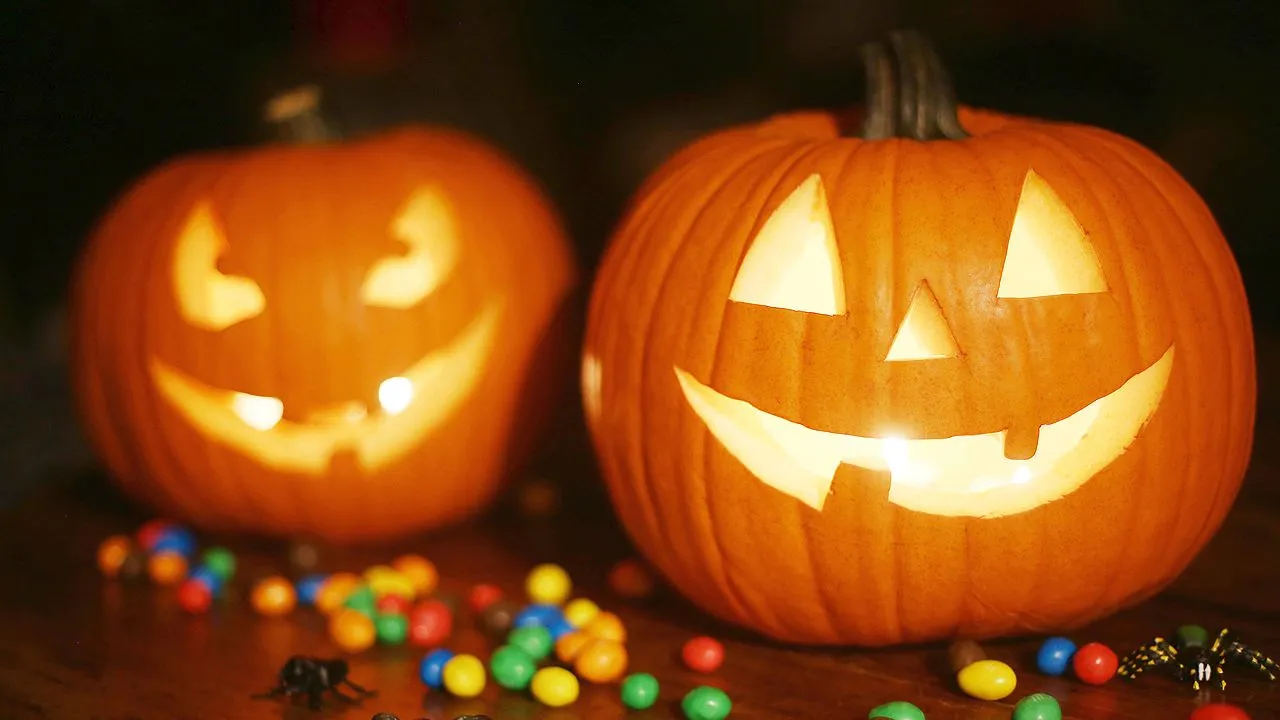 Happy Halloween: अगर आज आपको कहीं भूत-चुड़ैल दिखें तो डरना नहीं...