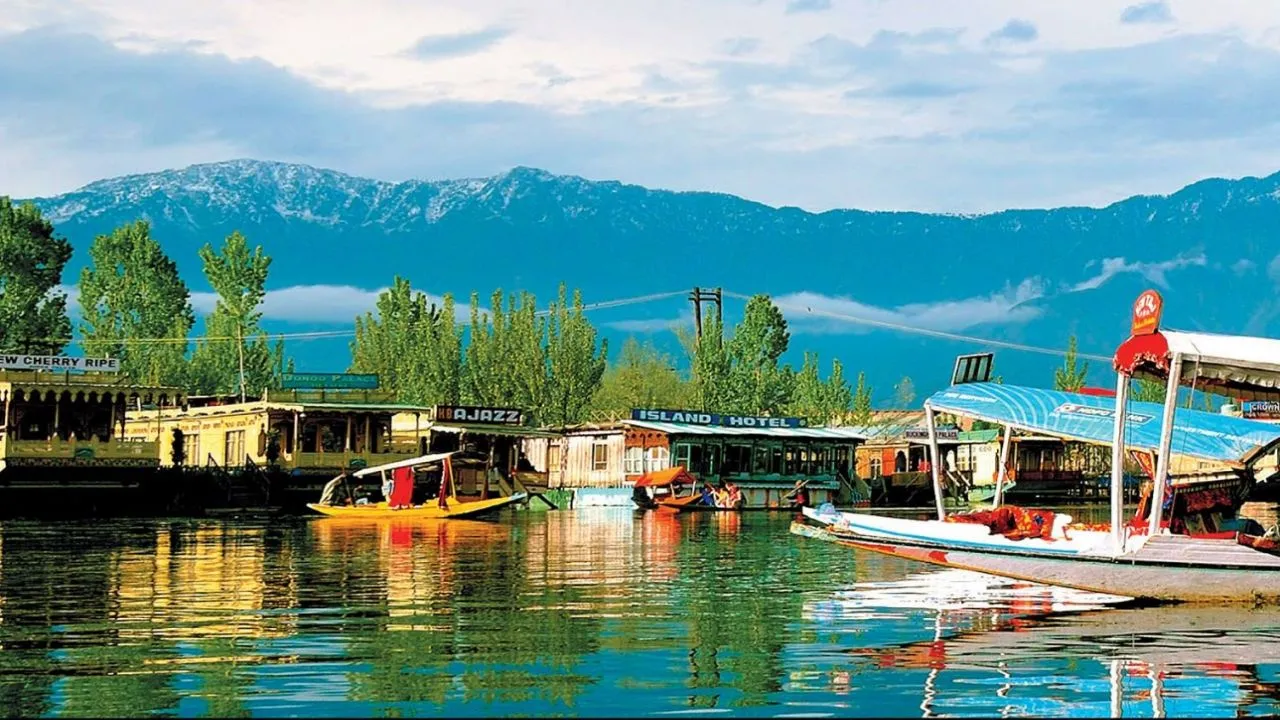 बंट गया जम्मू कश्मीर (Jammu and Kashmir), राज्‍य से बना केंद्र शासित प्रदेश (Union Territory), 18 प्‍वाइंट में जानें कश्‍मीर में कब क्‍या हुआ?