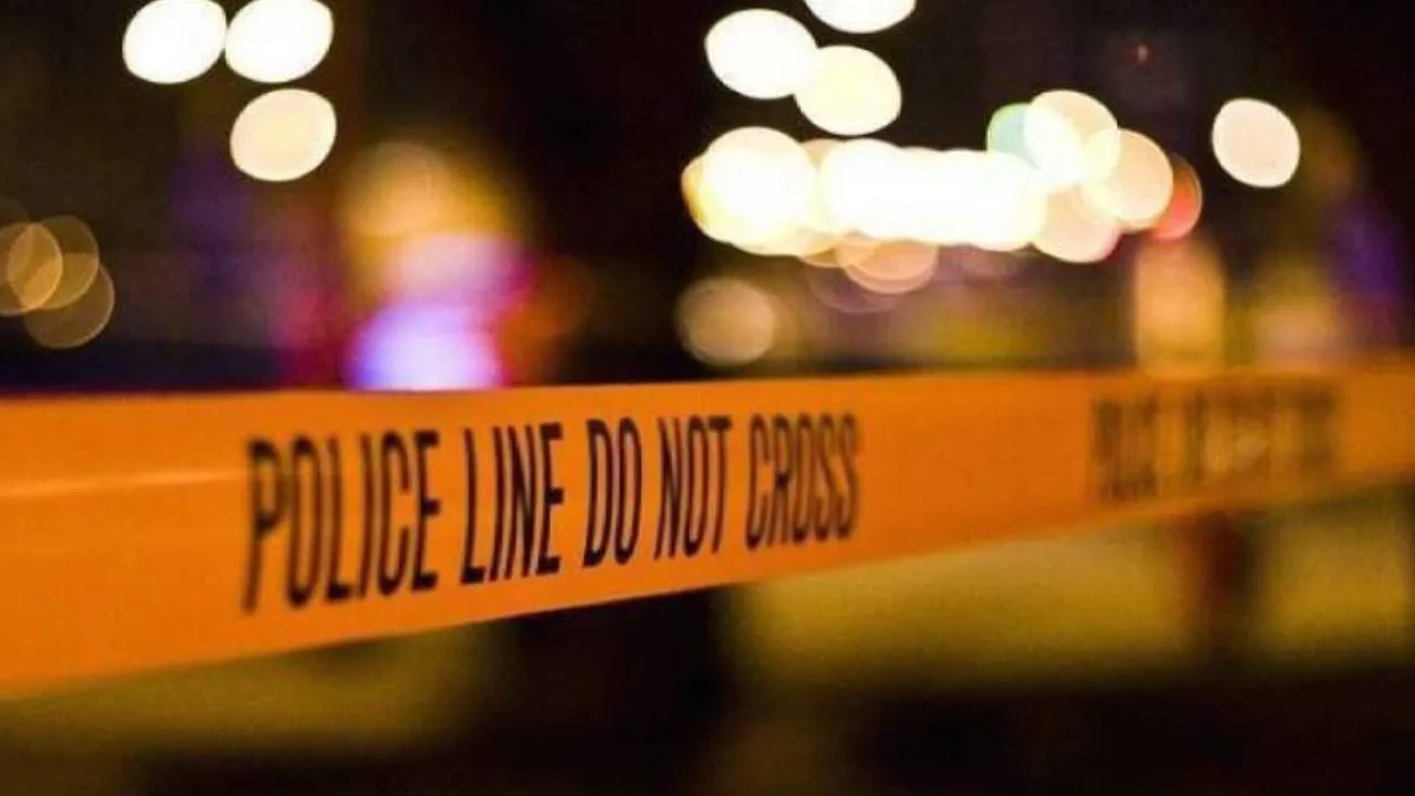 बेकाबू ट्रक ने ली 9 लोगों की जान, बाइक को टक्कर मारने के बाद वैन गाड़ी को कुचला