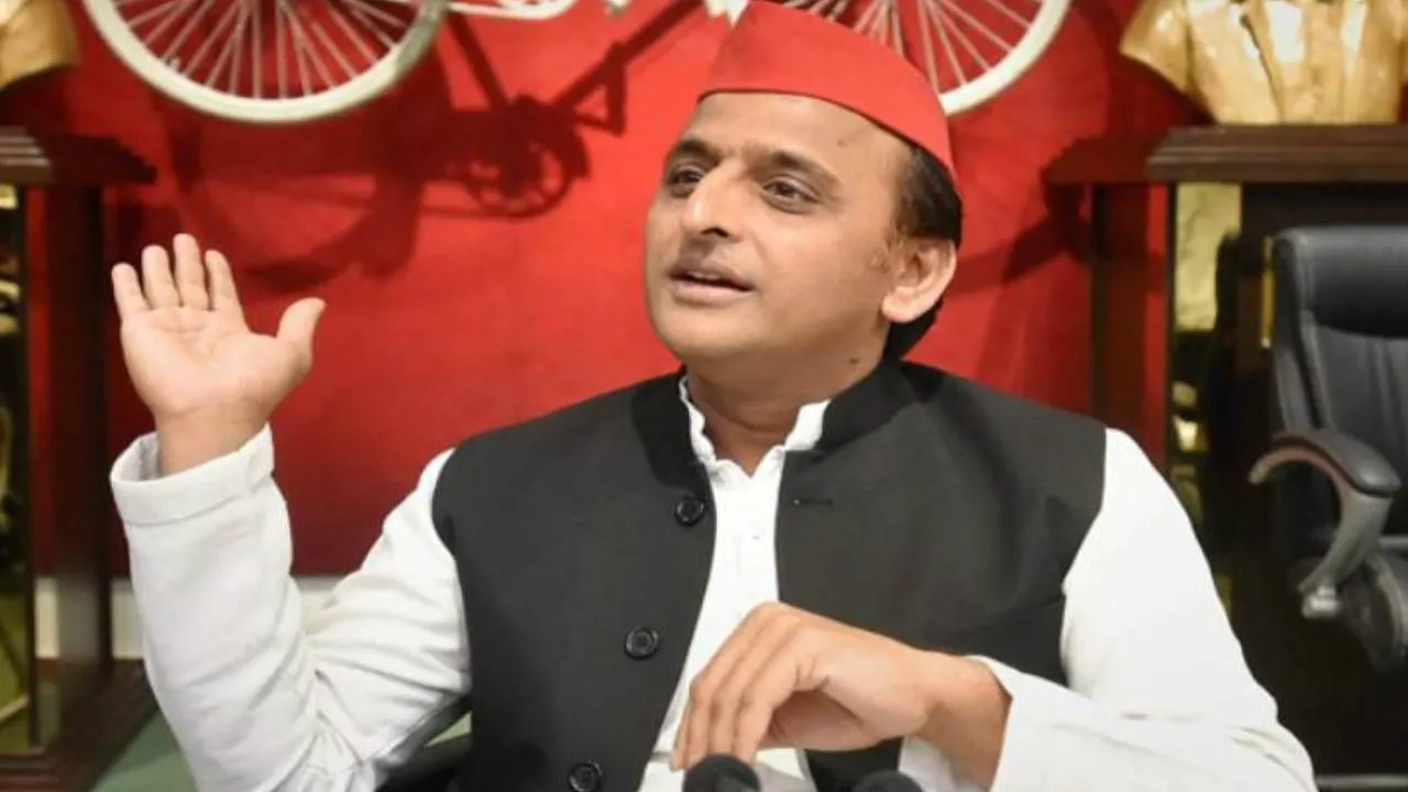 अखिलेश यादव बोले- पटेल ने RSS पर प्रतिबंध लगाया था, आज भी ऐसे ही सरदार की जरूरत