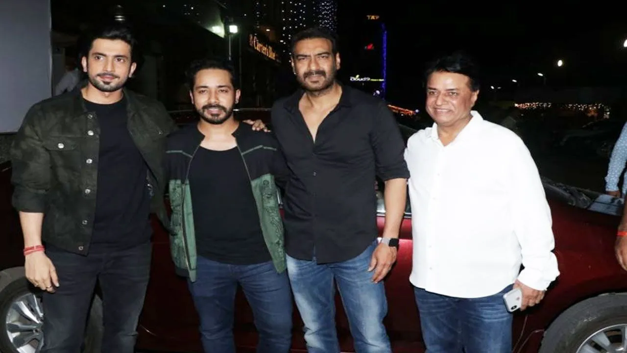 'उजड़ा चमन' की स्पेशल स्क्रीनिंग पर सितारों ने की शिरकत, अजय देवगन भी आए नजर