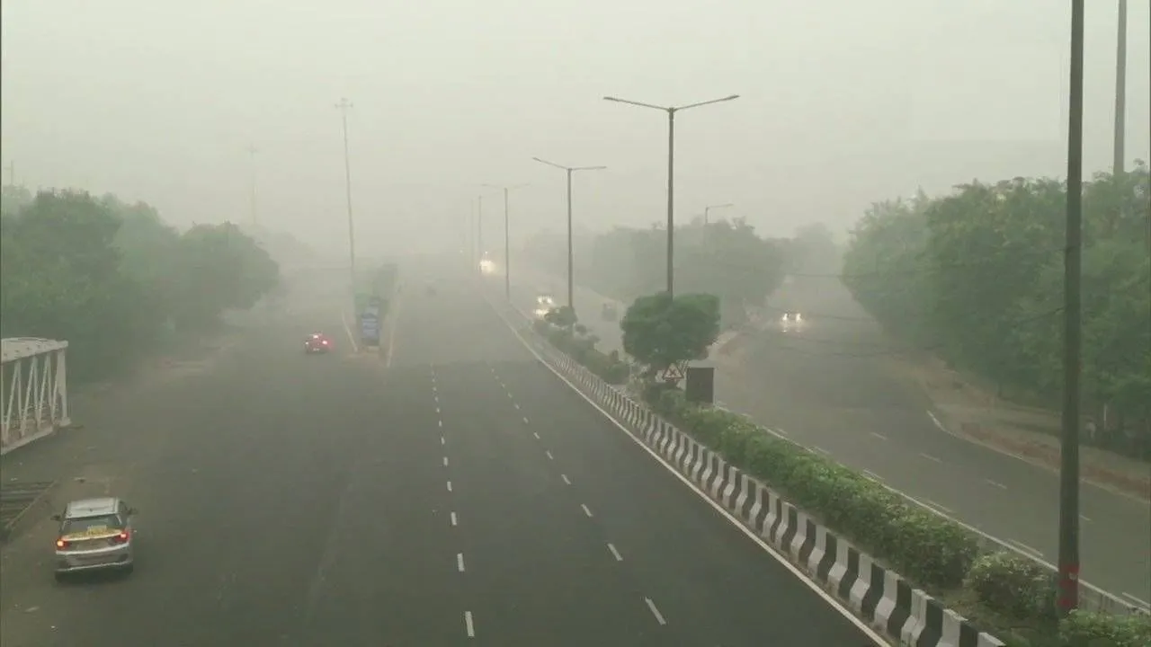 लखनऊ में वायु गुणवत्ता बिगड़ने से लोगों को चक्कर आने शुरू, 3 अस्पताल में भर्ती