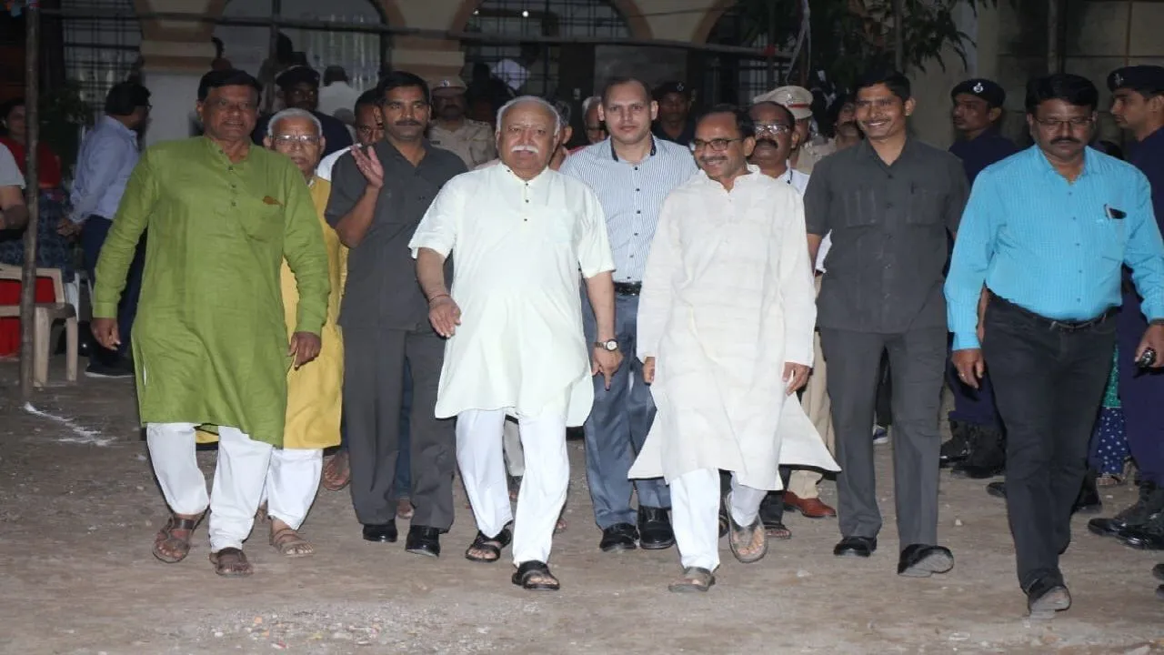 शिवसेना (Shiv Sena) ने RSS प्रमुख मोहन भागवत (Mohan Bhagwat)  से लगाई गुहार, महाराष्ट्र में सरकार गठन में दखल की अपील