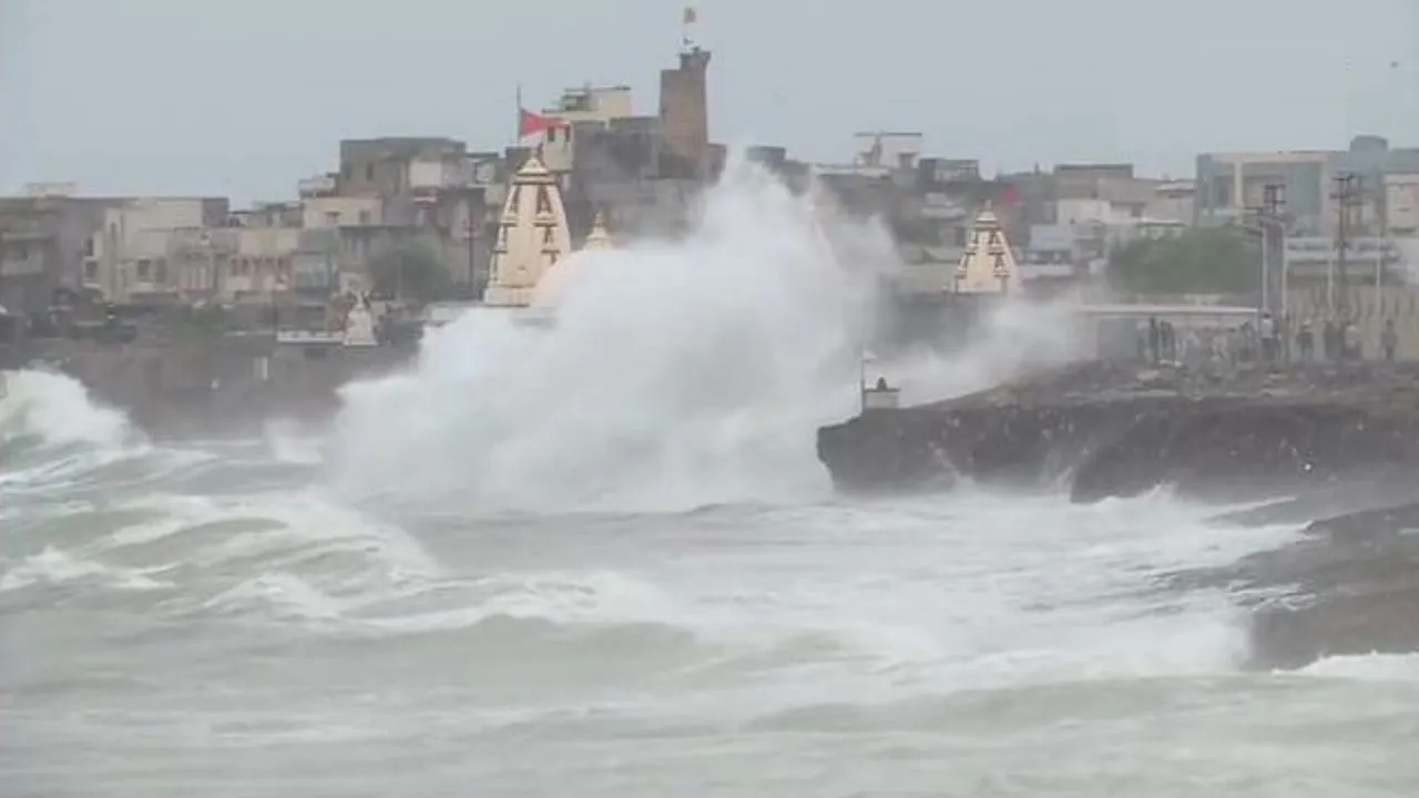 Cyclone MAHA: तूफान 'महा' को लेकर Alert, गुजरात समेत इन राज्यों में हो सकती है आफत की बारिश