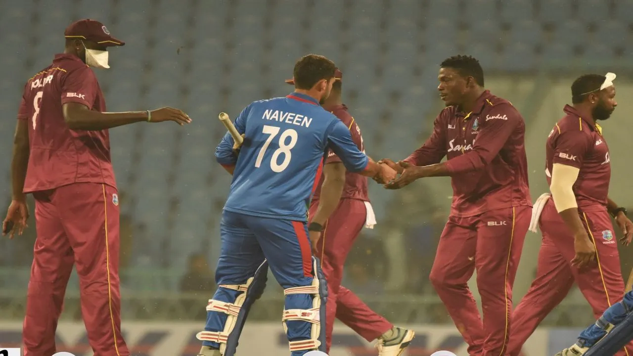 AFG vs WI: लखनऊ के मैदान में मास्क लगाकर उतरे वेस्टइंडीज के खिलाड़ी, प्रदूषण नहीं बल्कि ये थी वजह