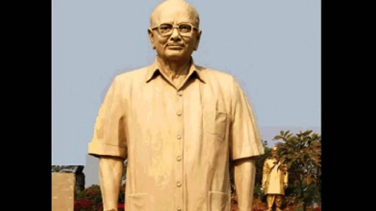 भोपाल में चंद्रशेखर आजाद की प्रतिमा हटा लगाई गई पूर्व सीएम अर्जुन सिंह की मूर्ति