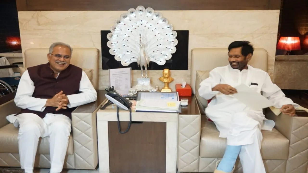 मुख्यमंत्री भूपेश बघेल ने केंद्रीय कृषि और खाद्य मंत्री से की मुलाकात, किसानों के लिए मांगा केंद्र से सहयोग