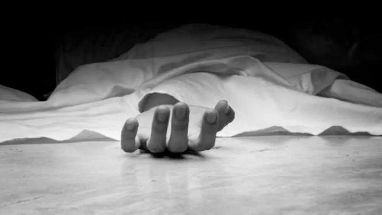 पत्नी से होती थी चिक-चिक तो पति ने खा लिया जहर, और फिर...