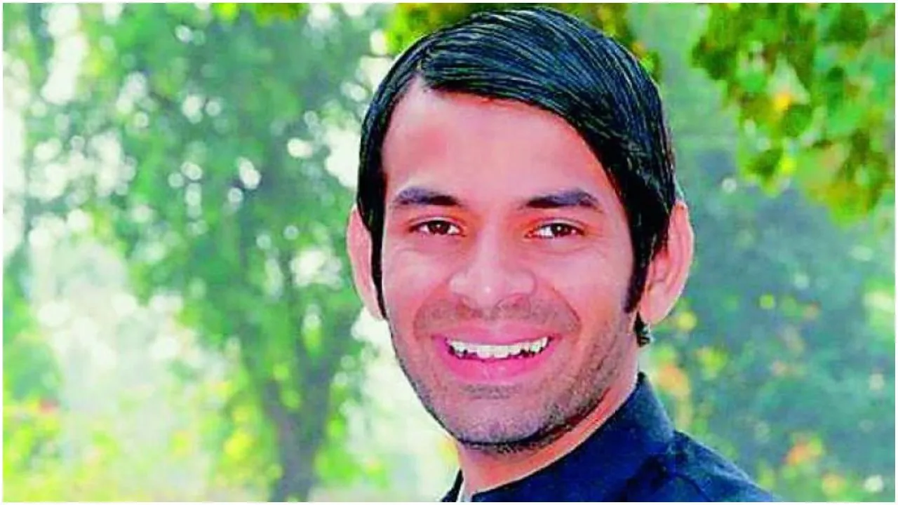 बिहार : पूर्व मुख्यमंत्री लालू के बेटे तेज प्रताप की कार ऑटो से टकराई