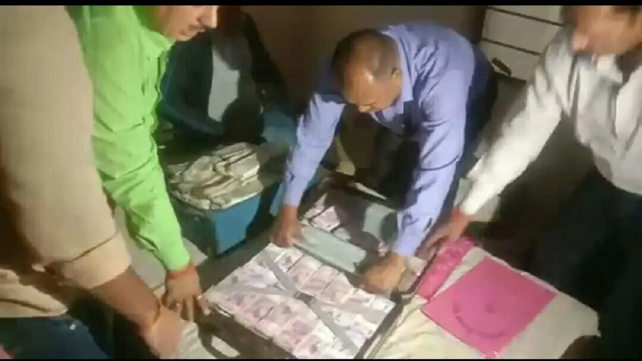 एंटी करप्शन ब्यूरो ने रिश्वत खोर जूनियर इंजीनियर पर की कार्रवाई, छापेमारी में मिले इतने करोड़ रुपये