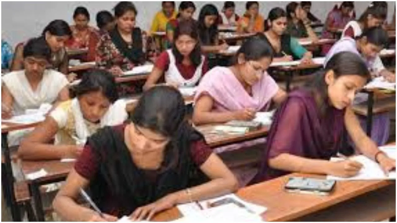 यूपी बोर्ड परीक्षा में नकल रोकने को कॉपियों में हुआ यह बदलाव