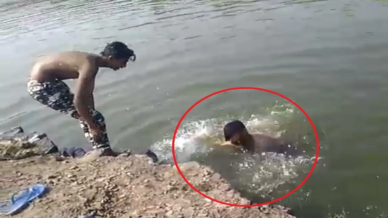युवक ने मोबाइल में रिकॉर्ड किया दोस्त की मौत का Live Video, तालाब में नहाते वक्त गई जान