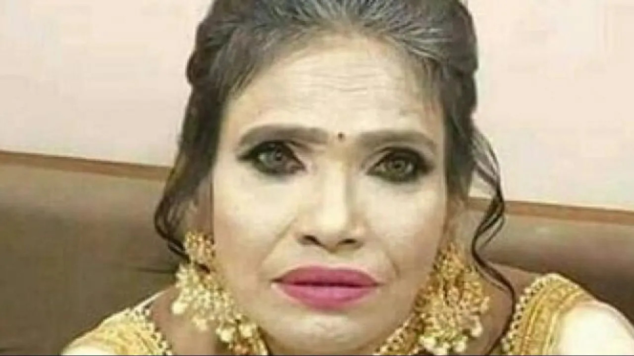 मेकअप की वजह से लोगों के निशाने पर आईं रानू मंडल, लोगों ने बनाए फनी मीम्स