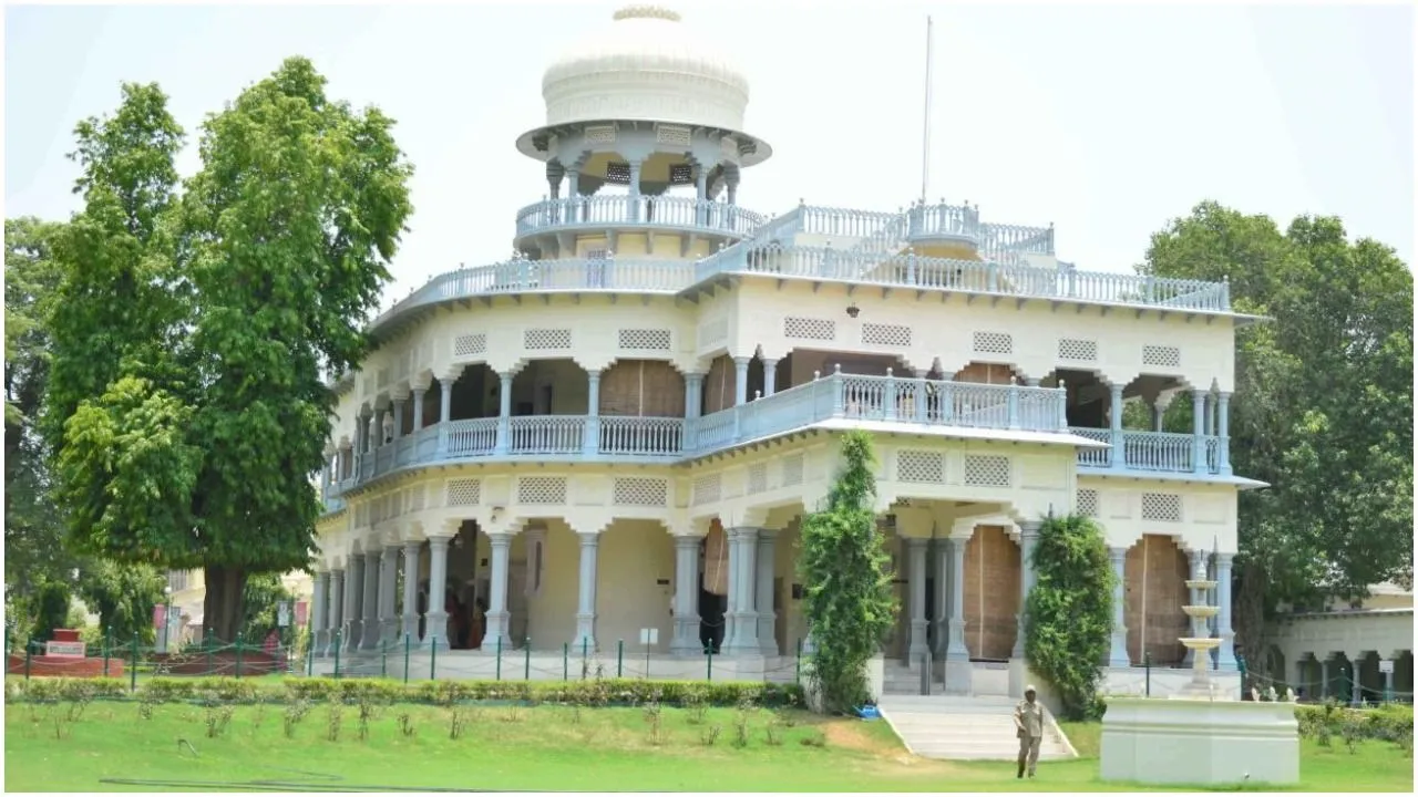 प्रयागराज: नेहरू के आनंद भवन पर 4.33 करोड़ बकाया, भेजा गया नोटिस