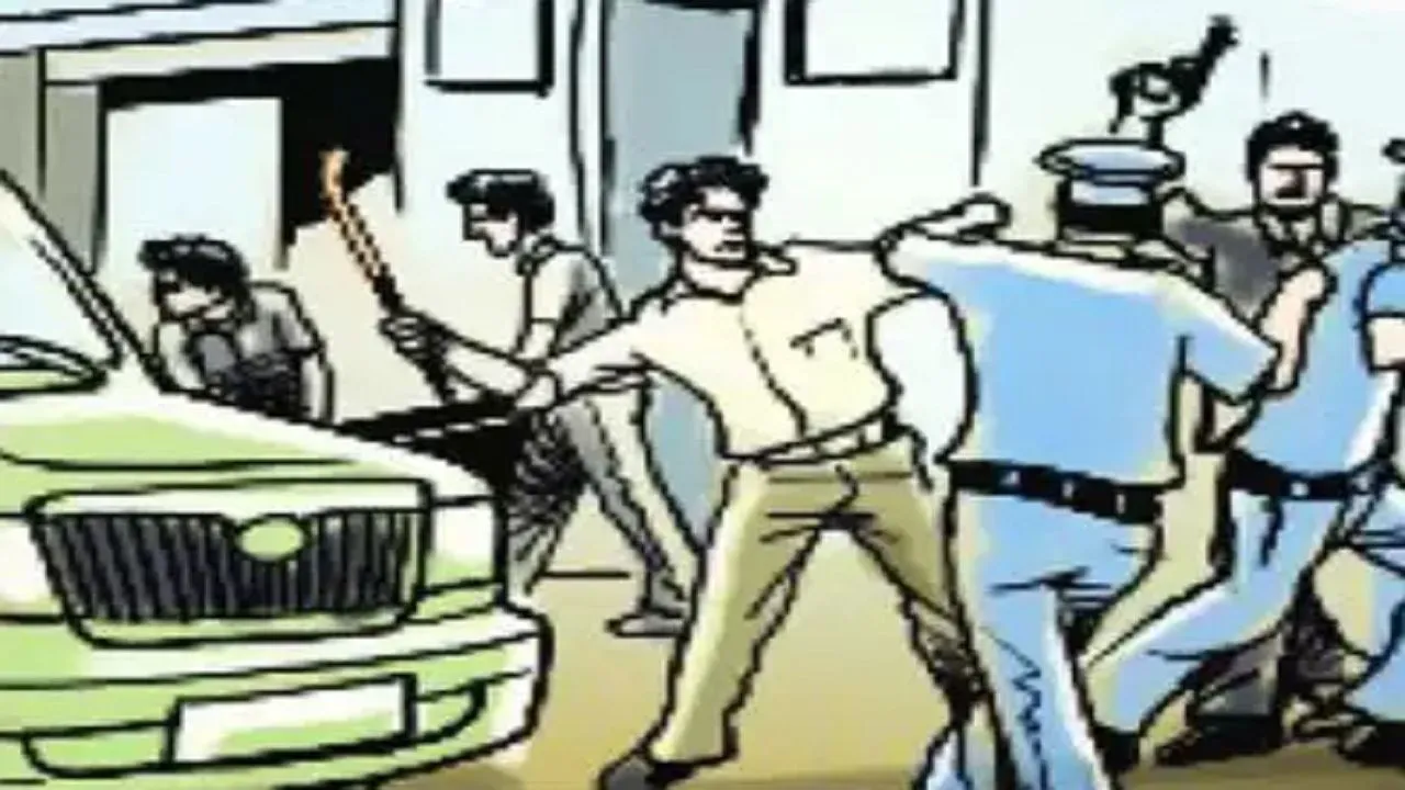 दिल्ली में दिनदहाड़े लुटी लाखों रुपये से लदी कैश-वैन, राजधानी में कोहराम