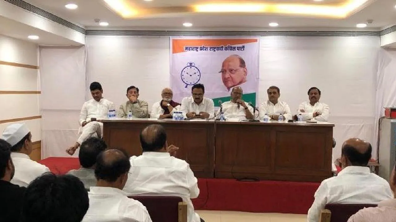 NCP ने अजीत पवार को विधायक दल के नेता पद से हटाया, जयंत पाटिल को मिली जिम्मेदारी
