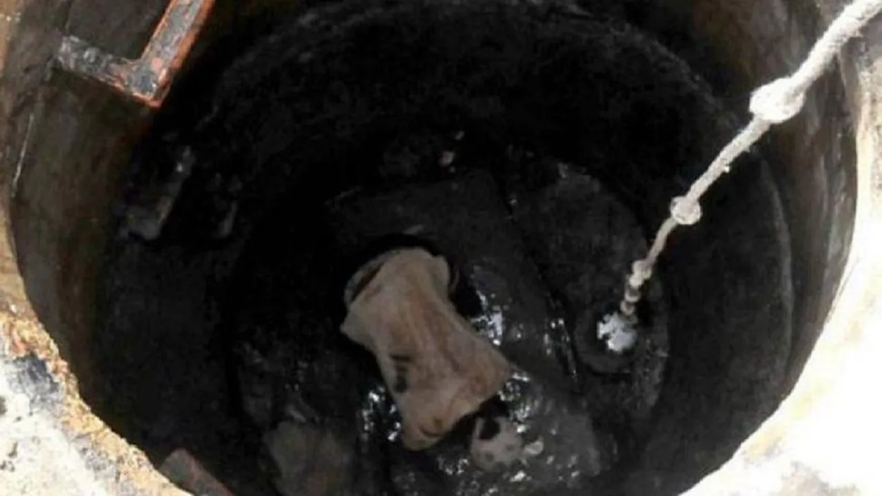 दिल्ली में सीवर की सफाई करने उतरे 1 व्यक्ति की मौत, 2  गिरफ्तार
