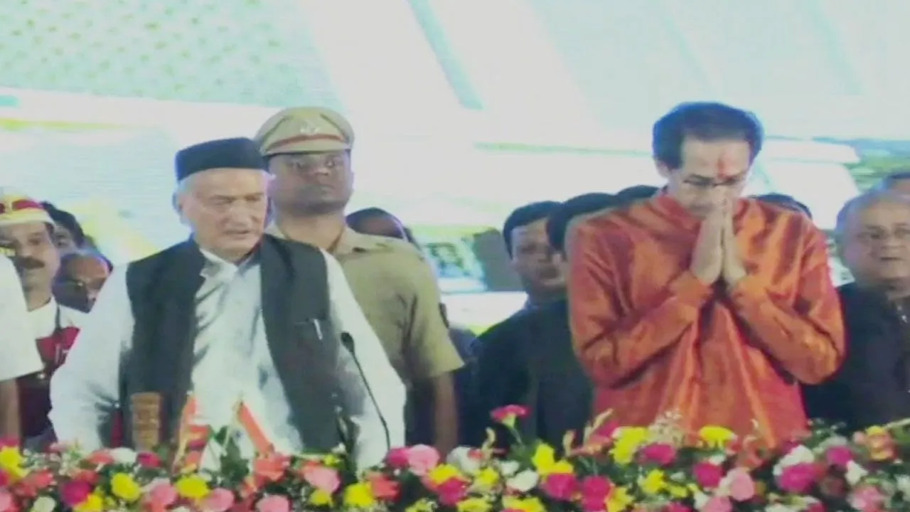 उद्धव ठाकरे बने महाराष्ट्र के मुख्यमंत्री, 6 मंत्रियों ने भी ली शपथ, देखें तस्वीरों में शपथ ग्रहण समारोह
