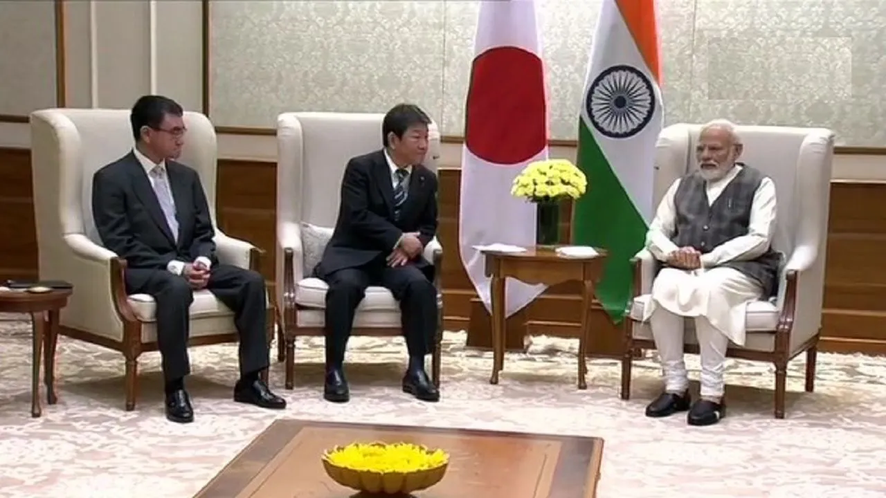 2+2 वार्ता के लिए जापान के विदेश-रक्षा मंत्री ने PM मोदी से की मुलाकात, शिंजो आबे को लेकर कही ये बात
