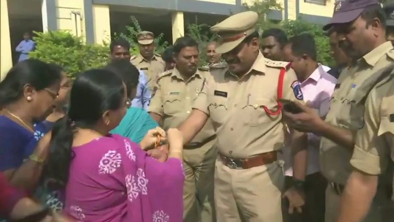 हैदराबाद में एनकाउंटर करने वाले पुलिसवालों को मिलेगा 50-50 हजार का इनाम, पप्पू यादव ने किया ऐलान