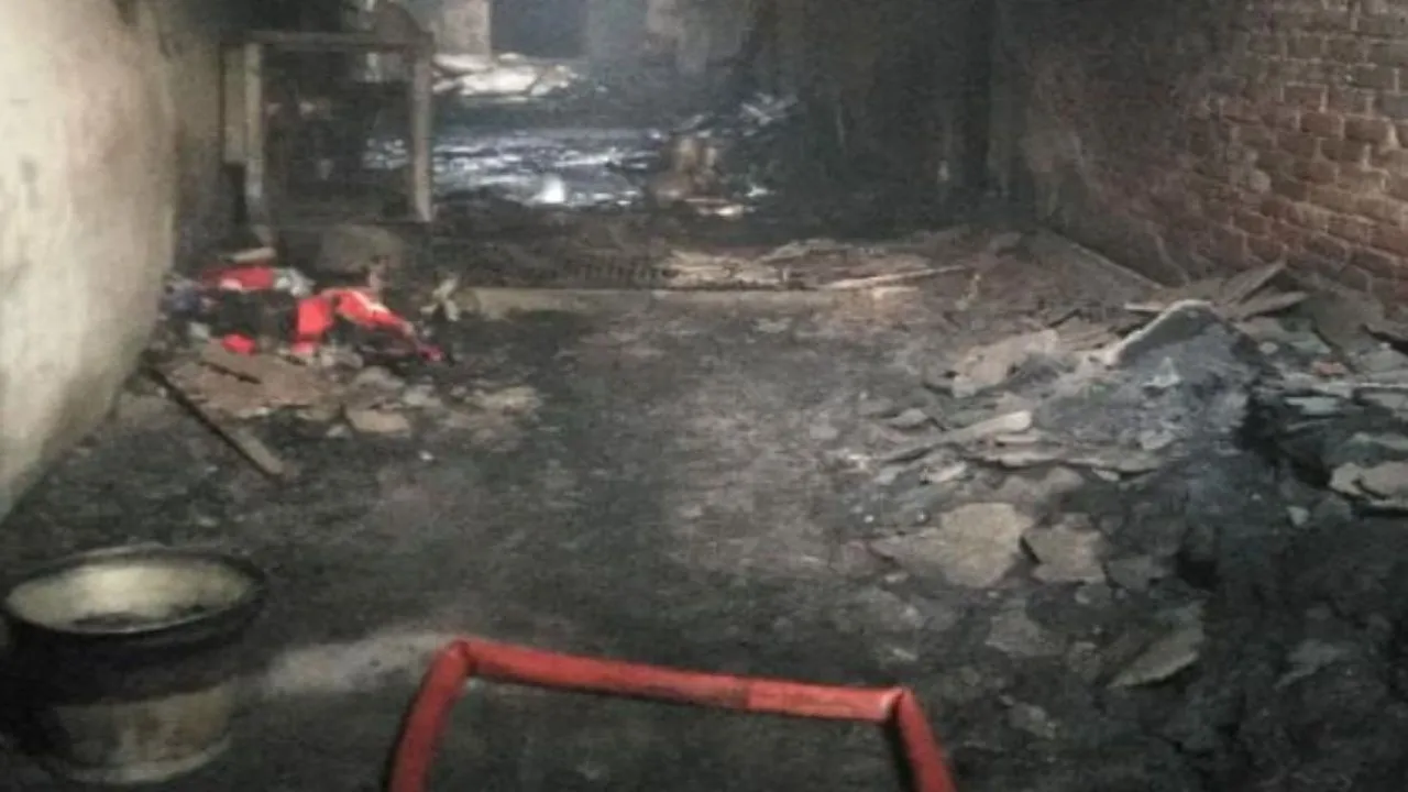 सिस्टम के 'धुएं' से मरते जा रहे लोग, जिम्मेदार सांप निकलने के बाद पीट रहे लाठी