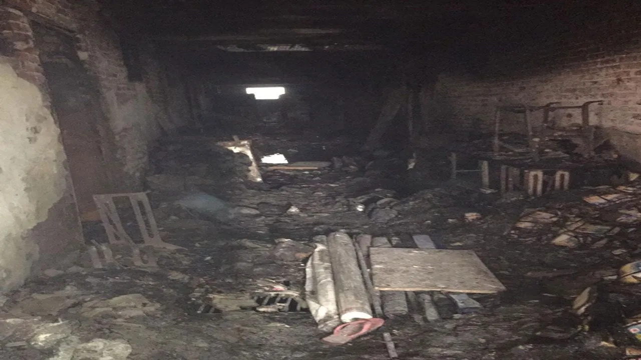 दिल्ली अग्निकांड: मृतक अली के दोस्त मोनू ने कहा, मेरे भाई जैसा था, धर्म हमारे बीच कभी नहीं आया