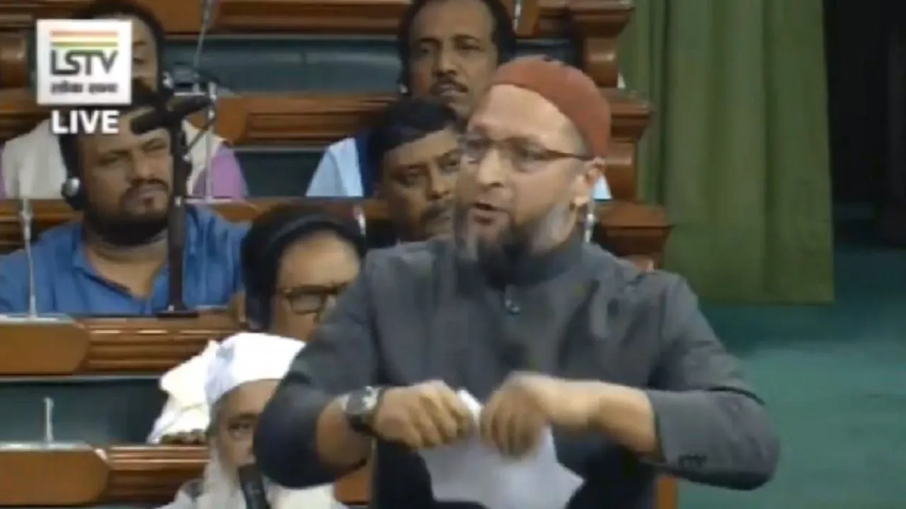 असदुद्दीन ओवैसी ने सदन में नागरिकता बिल की कॉपी फाड़ी, कहा- देश को तोड़ने वाला है बिल