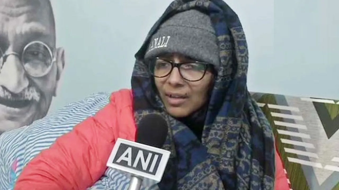 आमरण अनशन पर बैठीं स्वाती मालीवाल की तबीयत बिगड़ी, डॉक्टर्स ने दी किडनी खराब होने की चेतावनी