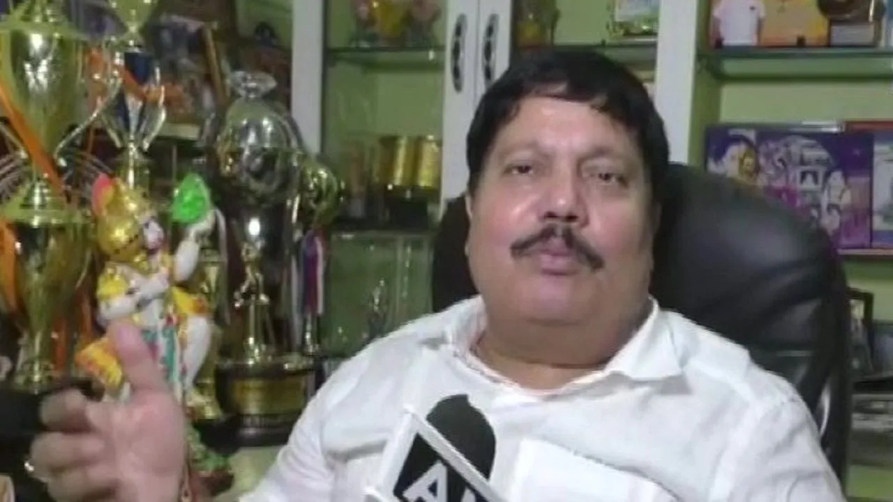 पश्चिम बंगाल में BJP नेता की कार पर हुआ बम से हमला, TMC पर लगाया सीधा आरोप