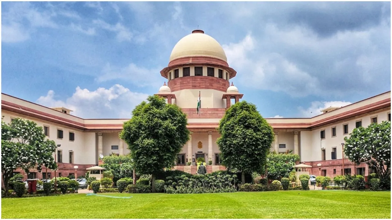 आम्रपाली के फ्लैट खरीदारों के लिए बड़ी ख़बर, सुप्रीम कोर्ट ने सरकार से किया ये बड़ा सवाल