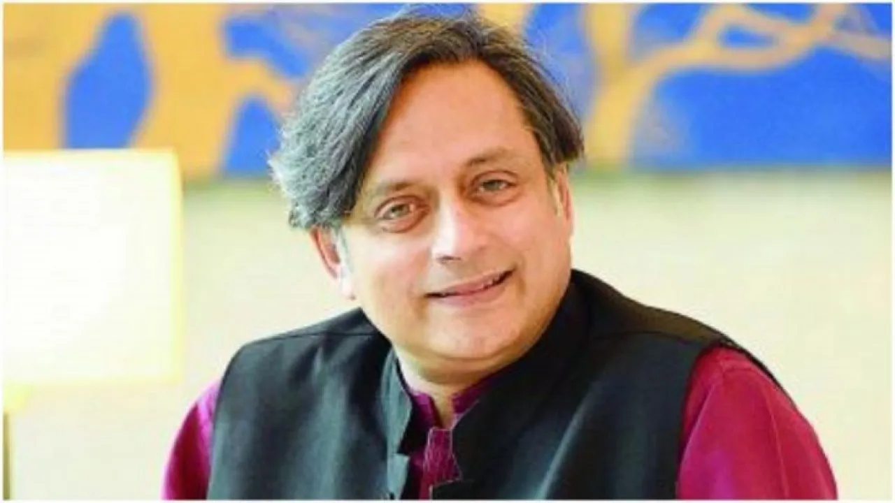 साहित्य की दुनिया में शशि थरूर को मिला ये बड़ा पुरस्कार, इस किताब के लिए मिला सम्मान