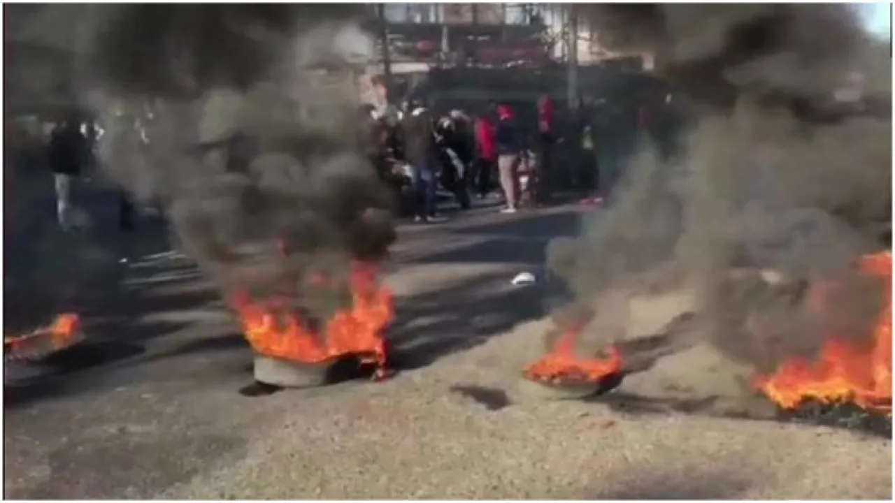 CAA Protest: गुवाहाटी हाई कोर्ट ने असम सरकार को मोबाइल इंटरनेट चालू करने के दिए निर्देश