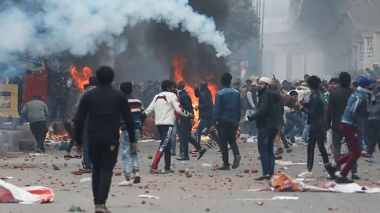 CAA के खिलाफ देशभर में प्रदर्शन, लखनऊ में 1, मंगलोर में 2 प्रदर्शनकारियों की मौत