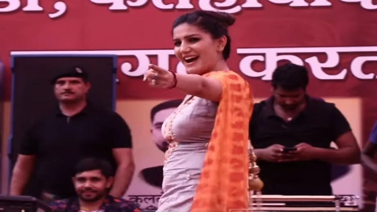 धर्मेंद्र की हेमा मालिनी बनकर सपना चौधरी ने 'मेरा पहला आखिरी प्यार' पर लगाए ठुमके, देखें धमाकेदार Video