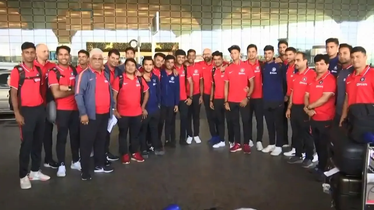 U-19 World Cup 2020: दक्षिण अफ्रीका के लिए रवाना हुई टीम इंडिया, BCCI ने दी शुभकामनाएं