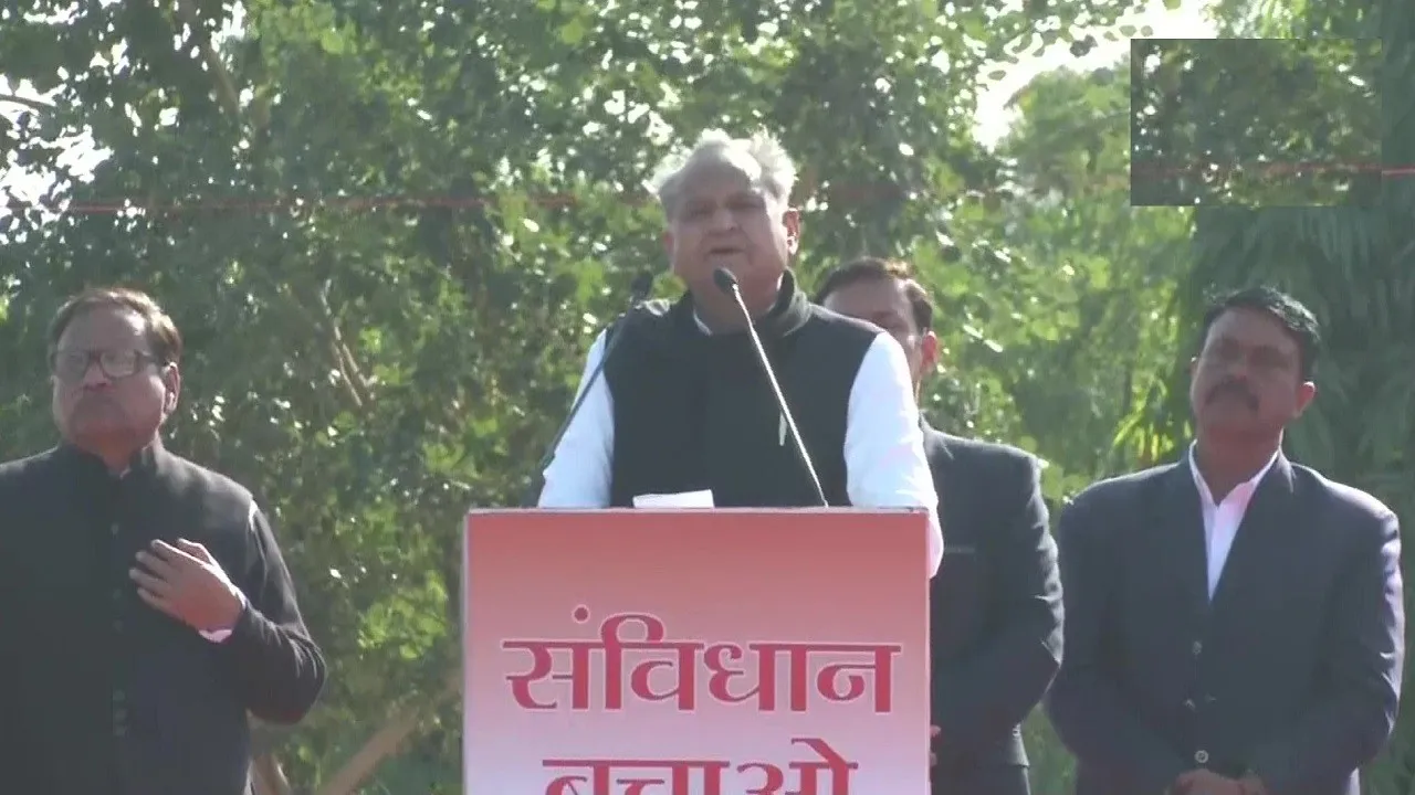 अशोक गहलोत ने CAA को लेकर PM मोदी पर साधा निशाना, कहा- अब तो आपके सहयोगी दल भी कर रहे विरोध