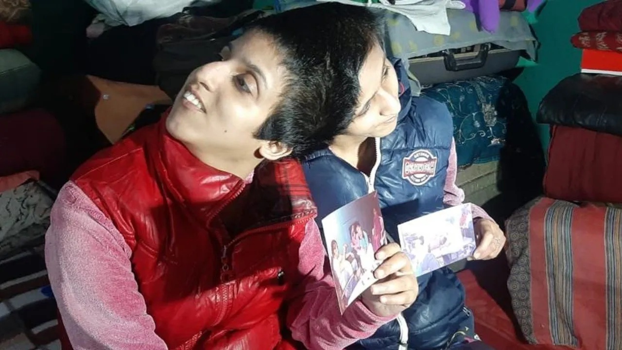 सिर से जुड़ी हुई इन दो बहनों ने मनाया भाईजान सलमान खान का जन्मदिन