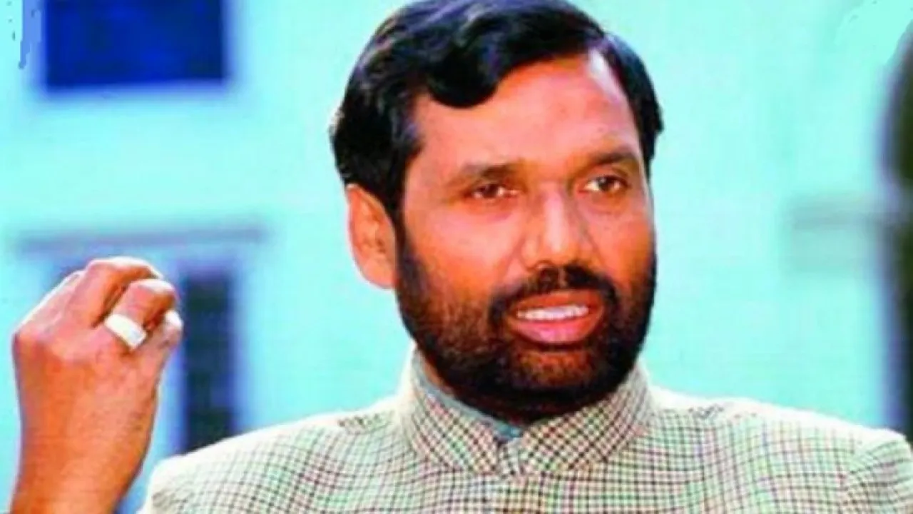 रामविलास पासवान ने फिर से कहा- दिल्ली के लोग गंदे पानी पीने को मजबूर