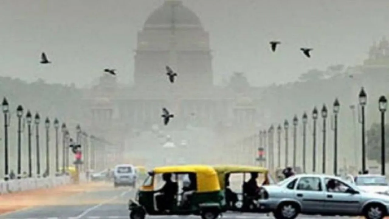 हाड़ कंपा देने वाली ठंड से परेशान दिल्ली, 6 राज्यों में जारी हुआ Red Alert