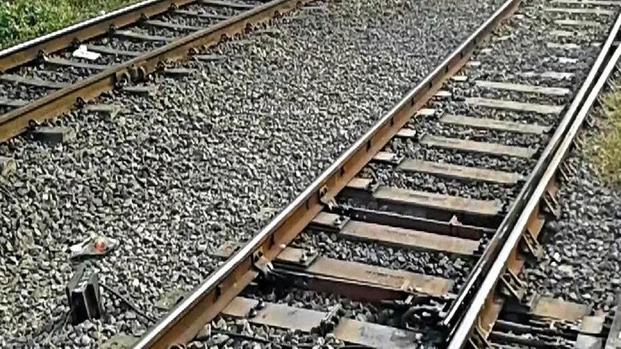 ओडिशा में रेल पटरियों पर निर्माणाधीन ओवरब्रिज का ‘बीम’ गिरा
