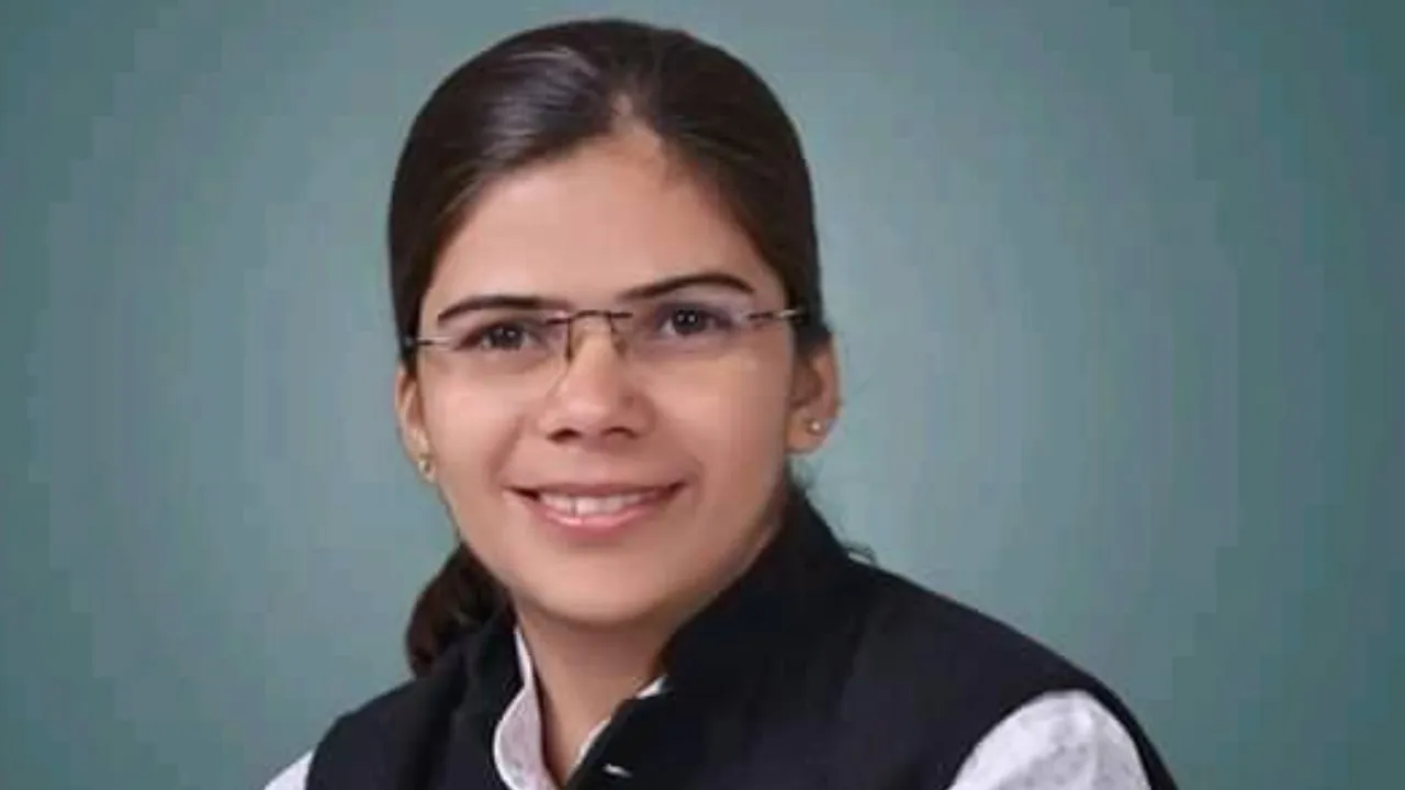 इलाहाबाद विश्विद्यालय की पूर्व छात्रसंघ अध्यक्ष ऋचा सिंह को पुलिस ने गिरफ्तार किया