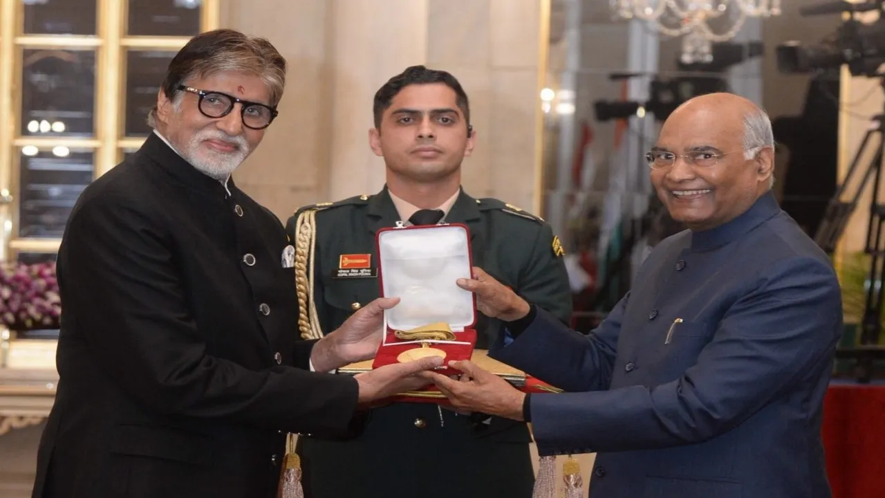 दादासाहेब फाल्के अवार्ड जीतने पर विराट कोहली ने अमिताभ बच्चन को दी बधाई