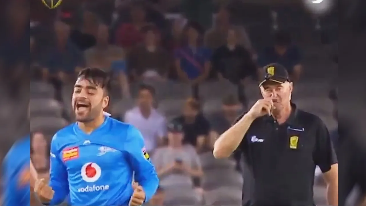 Funny Cricket Video : अंपायर ने आउट देने के लिए उठाया हाथ, लेकिन फिर ये क्‍या हुआ