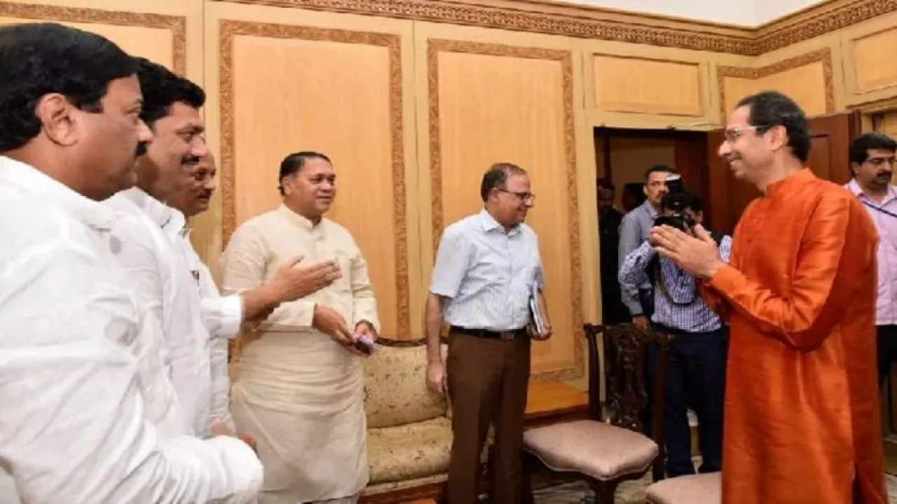कांग्रेस, शिवसेना और NCP में नाराजगी के बीच मंत्रियों ने की ताबड़तोड़ बैठकें